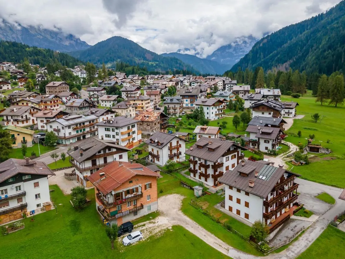 Casa Alice Daire Falcade 0*,  İtalya
